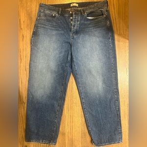 Madewell Curvy-Low Slung-Straight-Button Fly Jeans 14W fit more like a 16/18